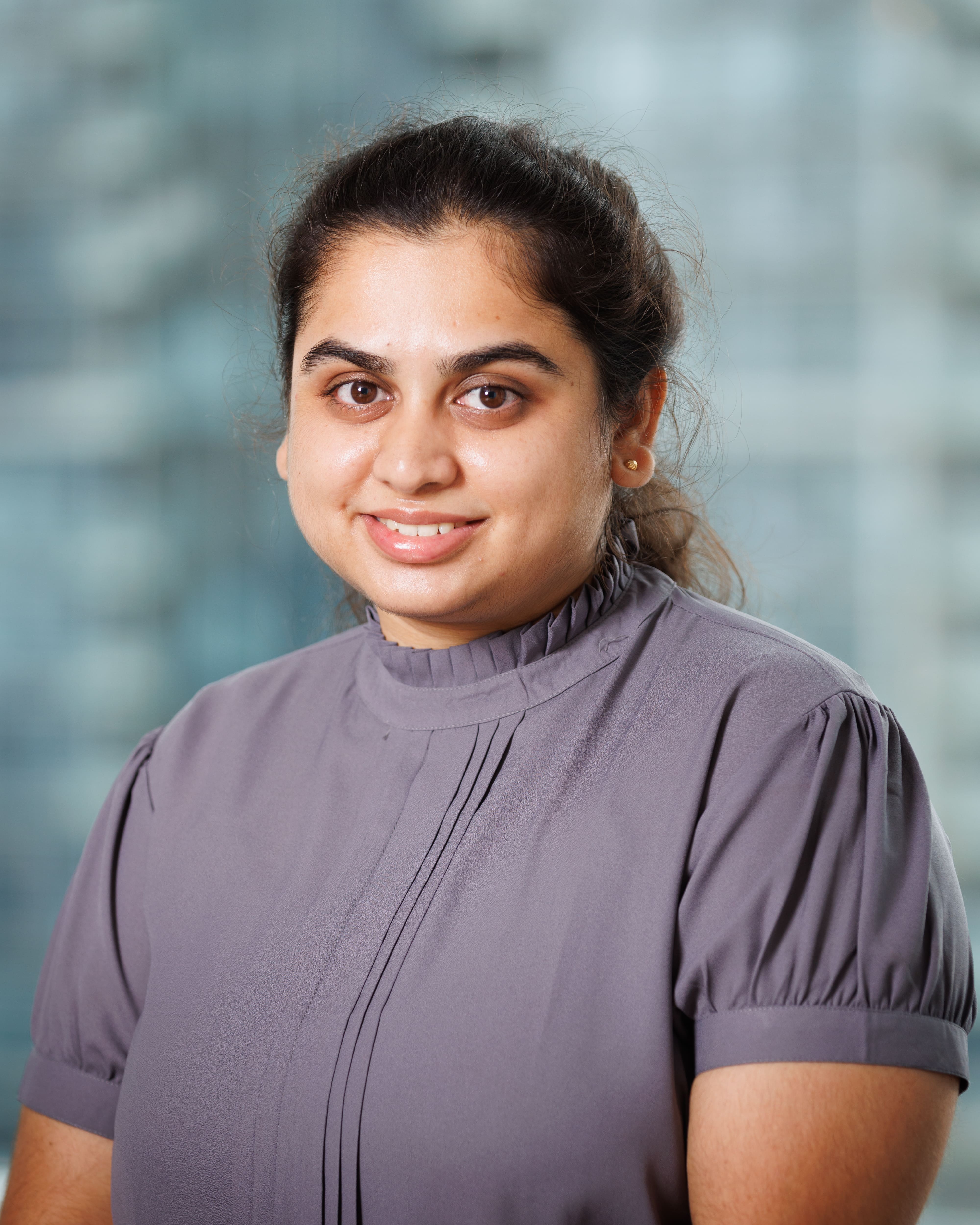 Photo of Priya J. Nadkarni